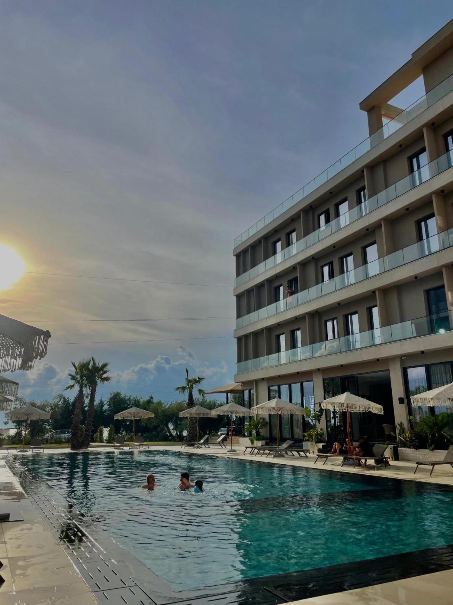 Tris3 Hotel Radhimë Zewnętrze zdjęcie