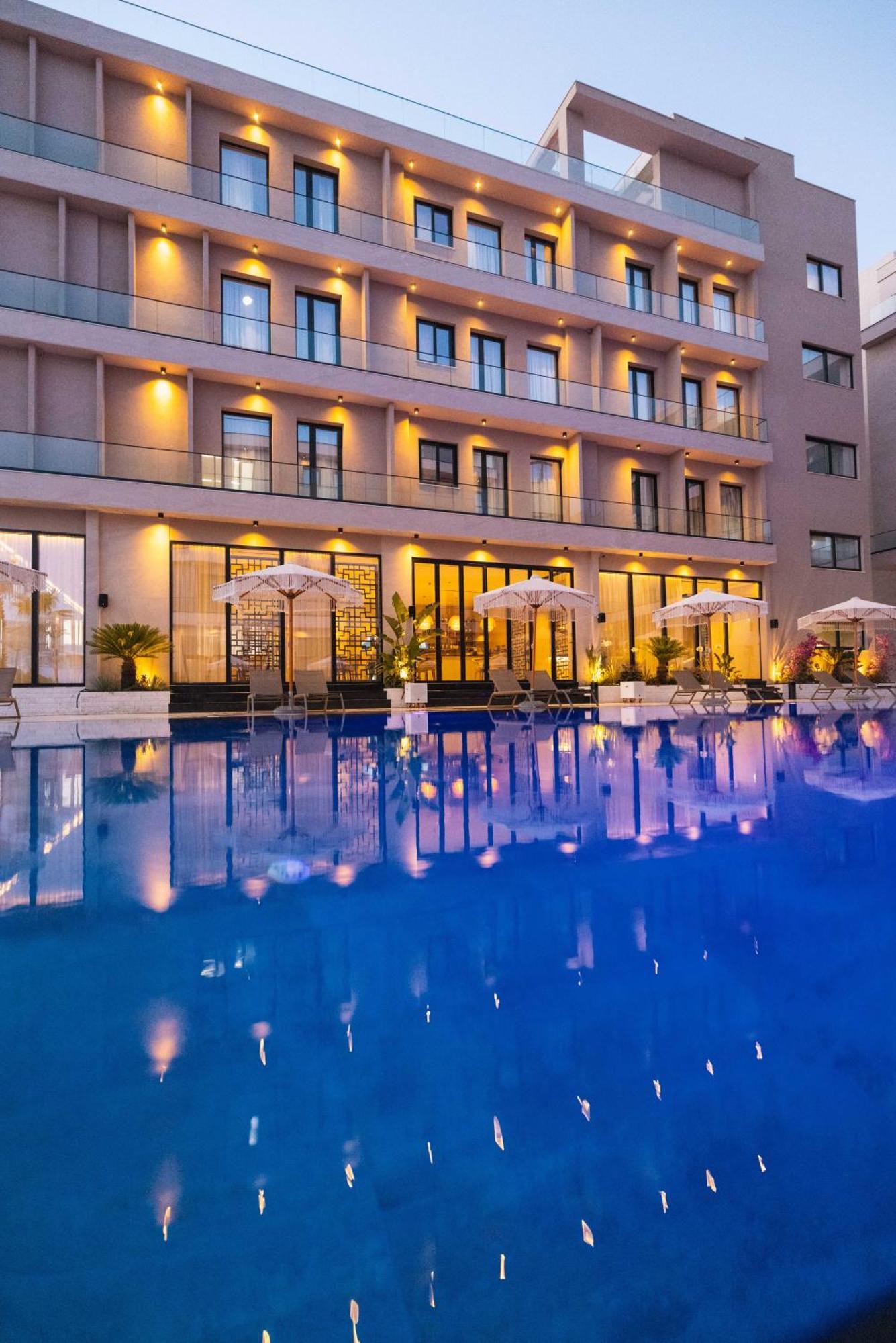 Tris3 Hotel Radhimë Zewnętrze zdjęcie