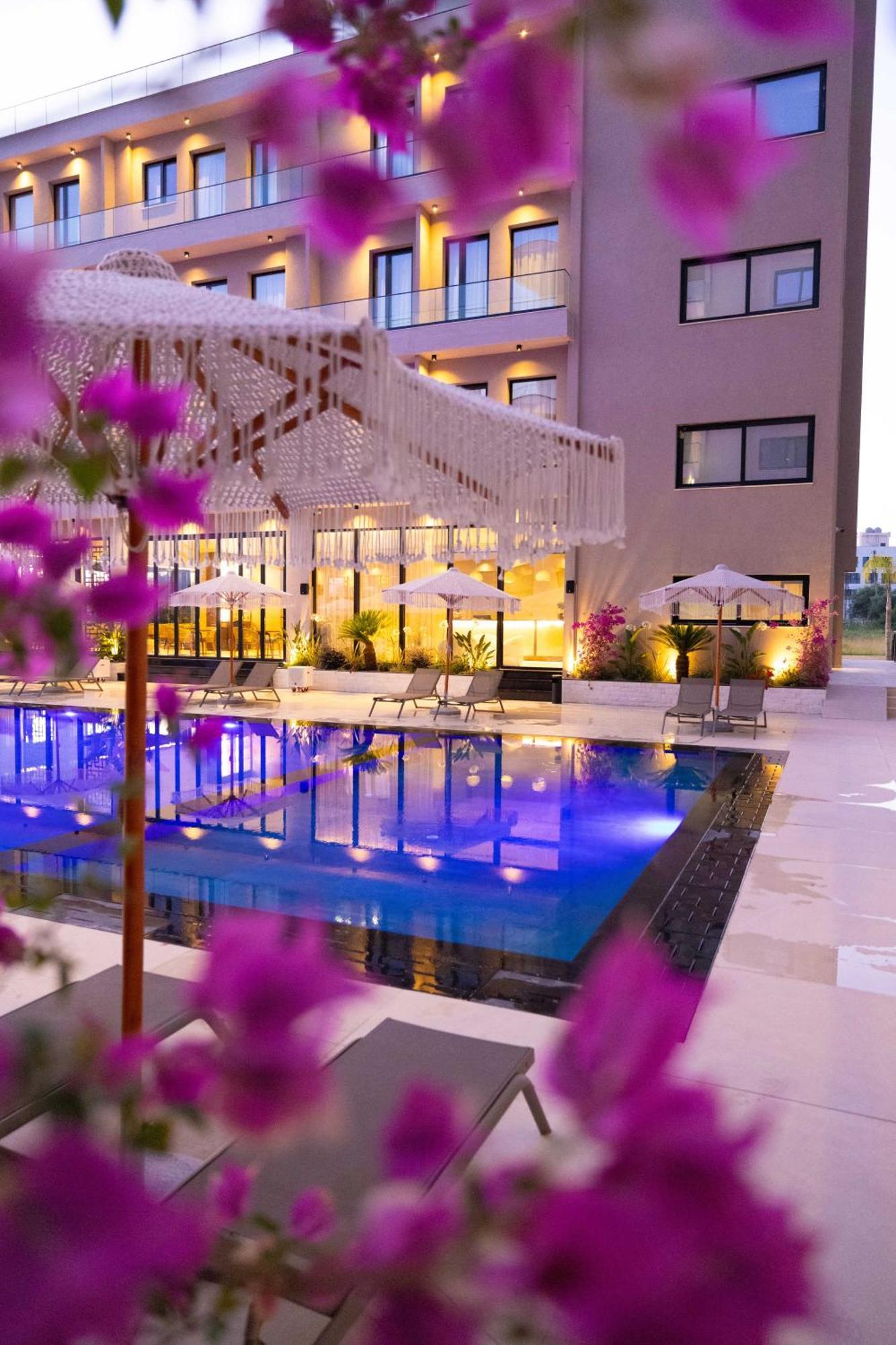 Tris3 Hotel Radhimë Zewnętrze zdjęcie