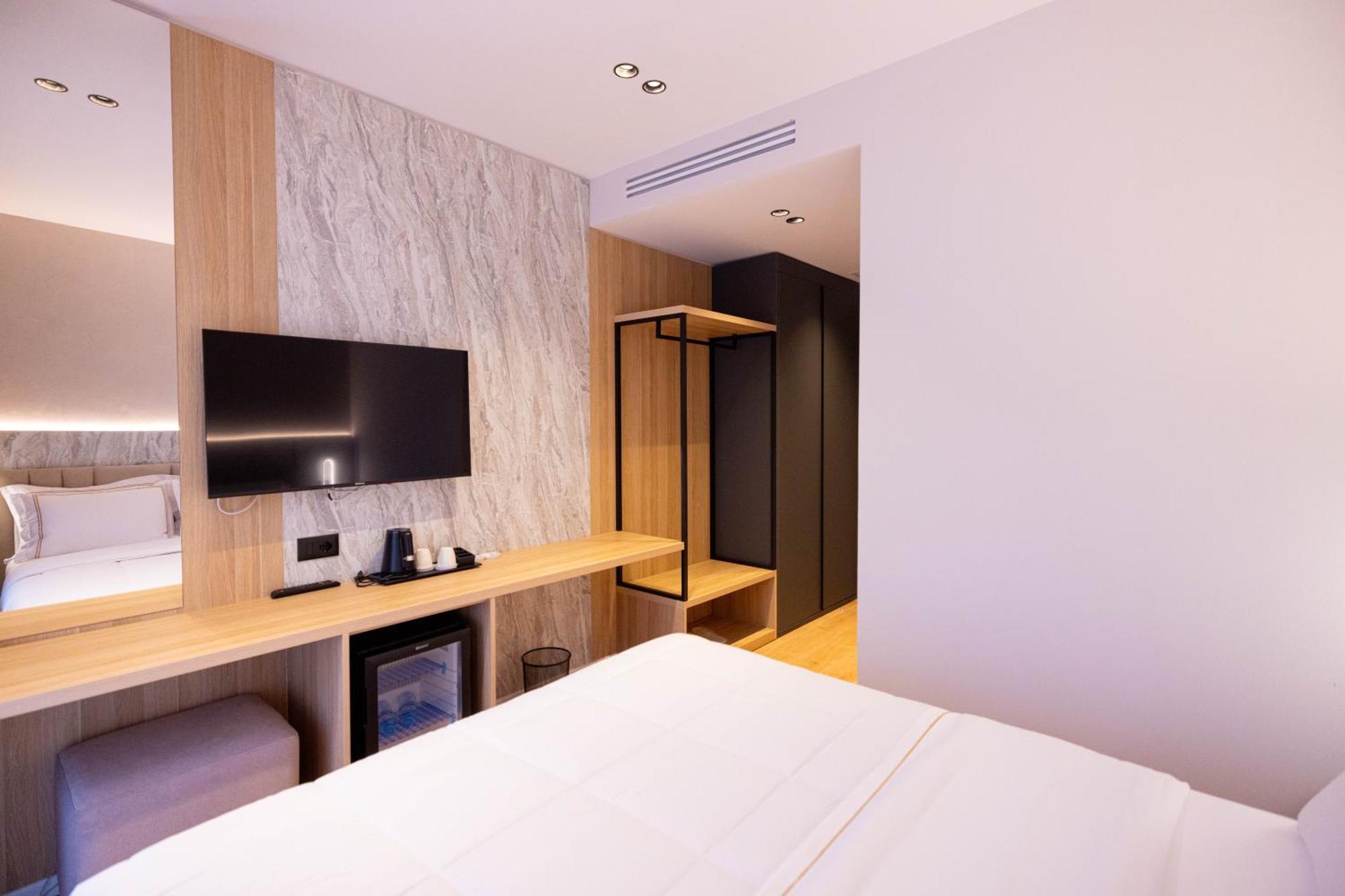 Tris3 Hotel Radhimë Zewnętrze zdjęcie