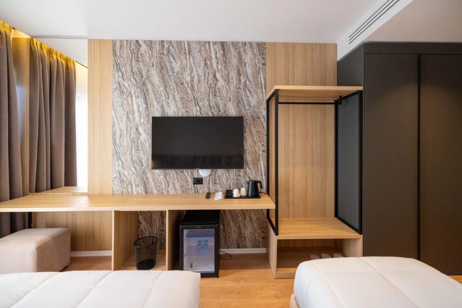 Tris3 Hotel Radhimë Zewnętrze zdjęcie