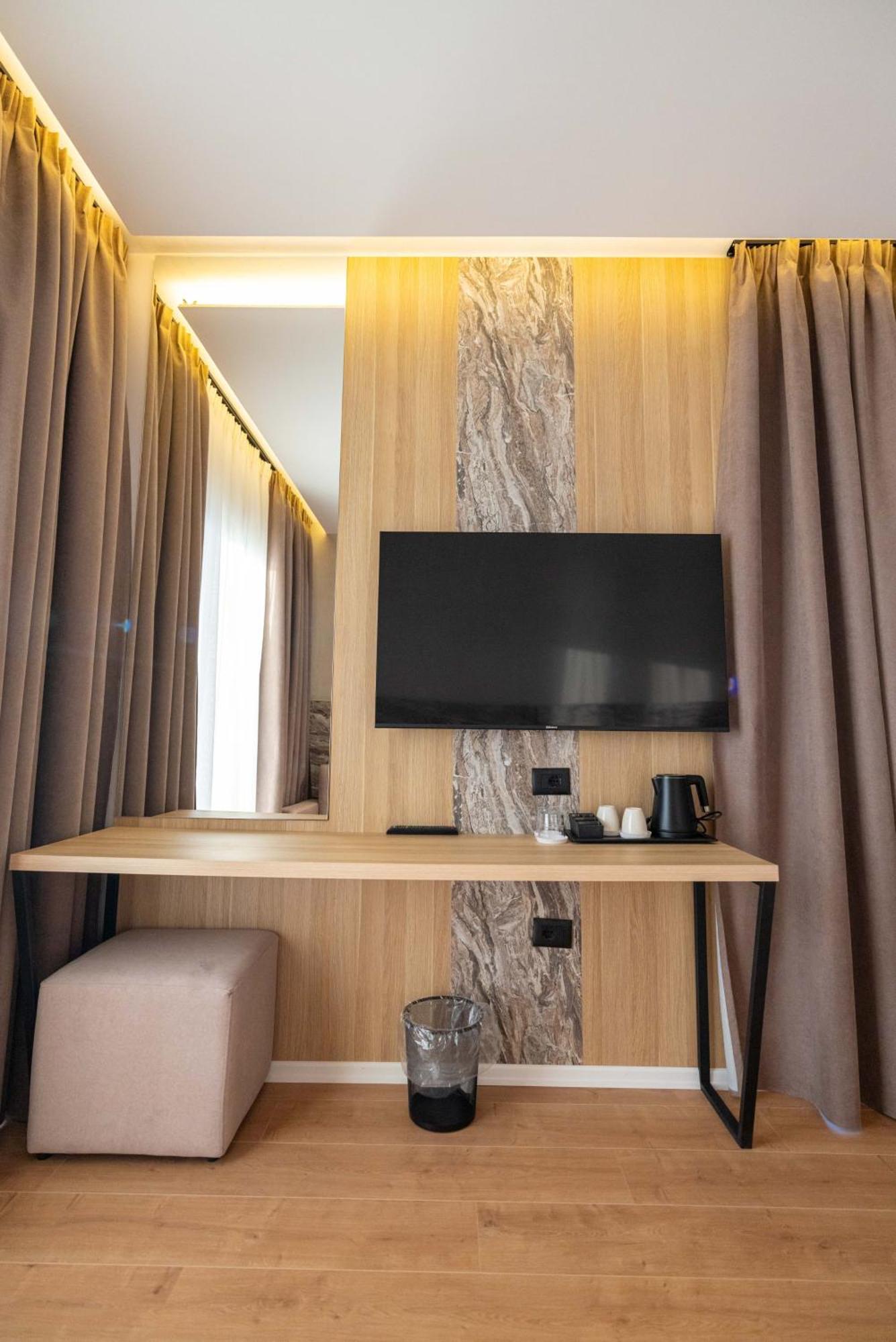 Tris3 Hotel Radhimë Zewnętrze zdjęcie